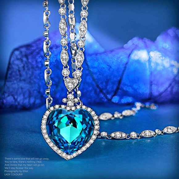 LADY COLOUR Jewelry - LADY COLOUR CRYSTALS HEART NECKLACE